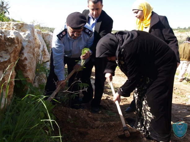 الشرطة تستكمل حملة " معا نحو فلسطين خضراء في قلقيلية "