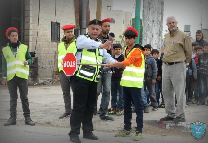 الشرطة تنهي تشكيل فرق الأمان على الطرقات لطلاب مدرسة الخضر في بيت لحم