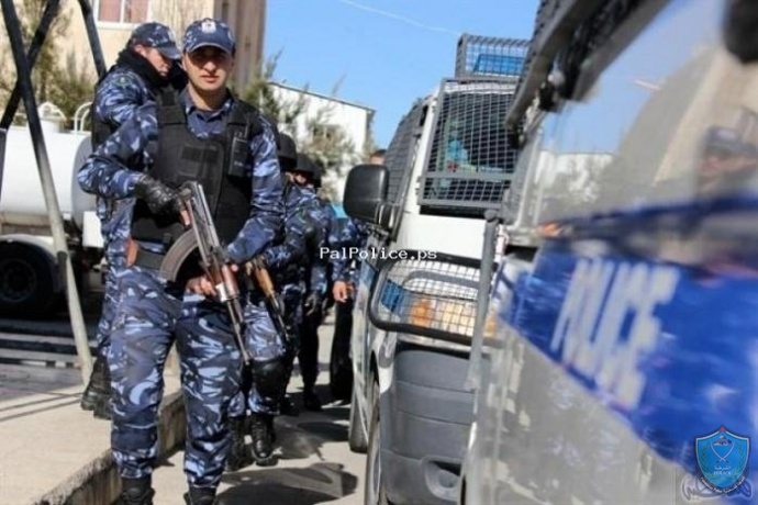 الشرطة تفض شجار و تقبض على 6 متورطين وتضبط أدوات حادة في رام الله