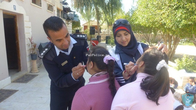 الشرطة تقيم يوماً  ترفيهيا لأطفال مركز الهلال الأحمر في أريحا