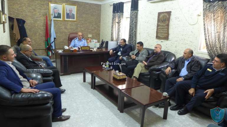 الشرطة و بلدية قلقيلية يبحثان سبل الارتقاء بالخدمات في المدينة