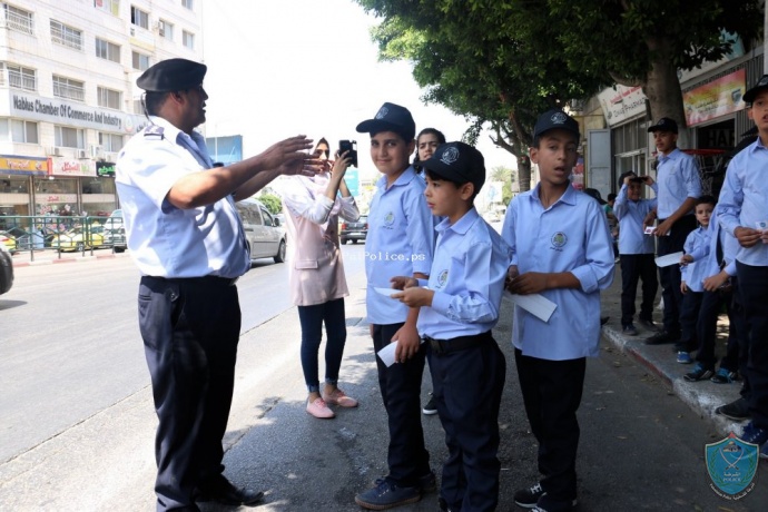 الشرطة تنظم تدريب عملي مروري لمخيم الشرطي الصغير في نابلس