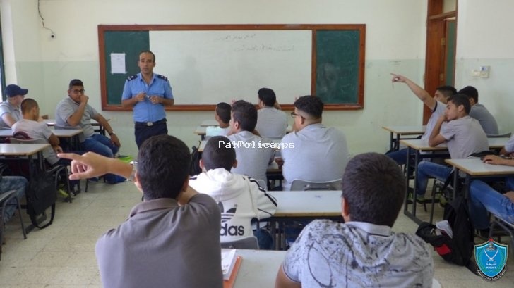 الشرطة تنظم محاضرات توعية لطلاب المدارس في نابلس وجنين
