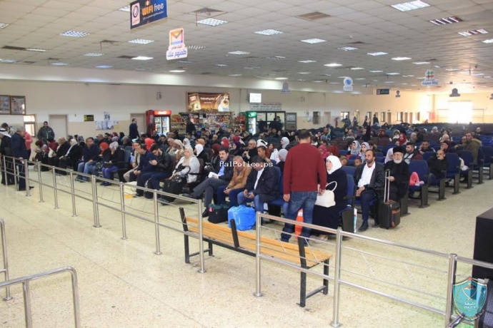181 ألف مسافر تنقلوا عبر معبر الكرامة وتوقيف 223 مطلوبا الشهر الماضي