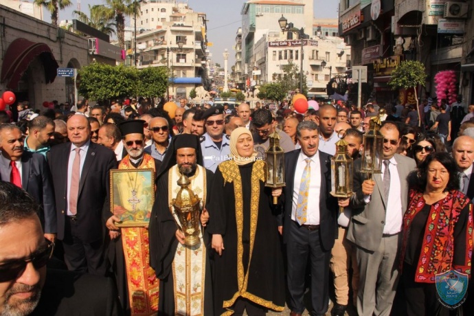 الشرطة تشارك الطوائف المسيحية في احتفالات سبت النور في رام الله
