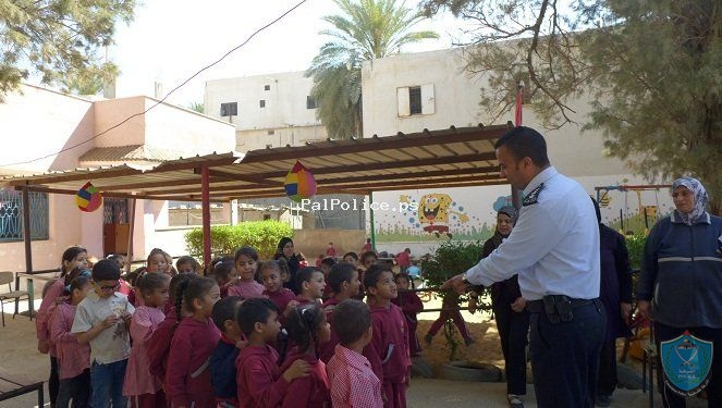 اريحا : الشرطة تستضيف أطفال روضة الجليل الجديد في يوم ترفيهي وتدريب عملي