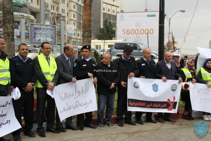 بمشاركة 100 متطوع الشرطة تطلق فعالية "لا للمركبات غير القانونية" في رام الله