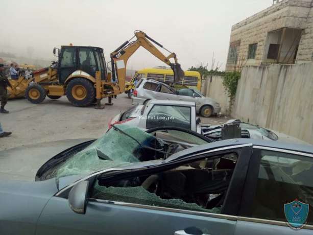 الشرطة تتلف 150 مركبة غير قانونية وتقبض على 33 مطلوب في الخليل