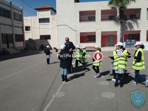 الشرطة تنظم يوما مرويا لطلبة مدرسة الشهداء الأساسية في قلقيلية
