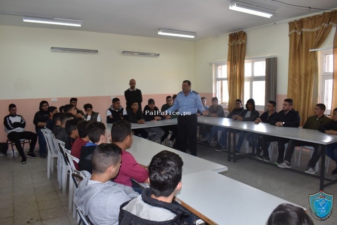 الشرطة تنظم محاضرات توعوية في مدارس ضواحي القدس