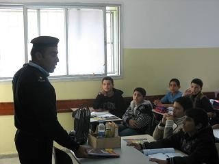 الشرطة تواصل محاضرات التوعية للمدارس في طولكرم