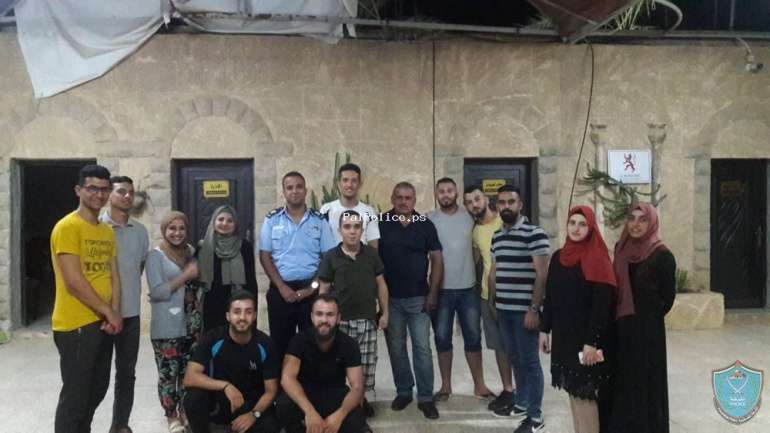 الشرطة تنظم محاضرة تعريف بالشرطة في الإغاثة الزراعية في اريحا