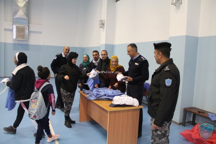 الشرطة والتربية والتعليم يفتتحان فعاليات مخيم الشرطي الصغير في اريحا