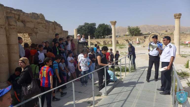 أريحا : الشرطة تطلق مشروعا للتوعية السياحية والأثرية للرحلات المدرسية