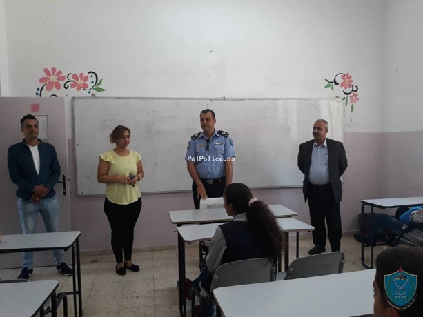 الشرطة تقدم محاضرات التوعيه والارشاد في مدرسة الروم الارثذوكس الثانويه في رام الله