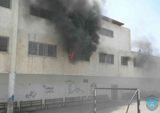 الشرطة و الدفاع المدني يخمدان حريق شب في إحدى مدارس قلقيلية