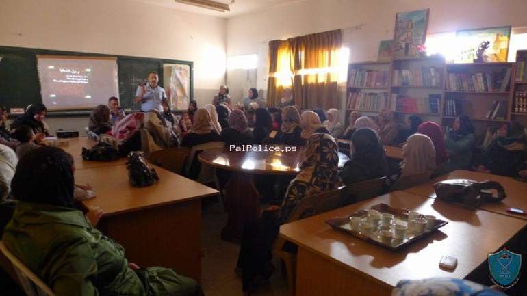 الشرطة تنظم لقاء حول السلامة المرورية لعدد من الامهات ببلدة عقابا بطوباس
