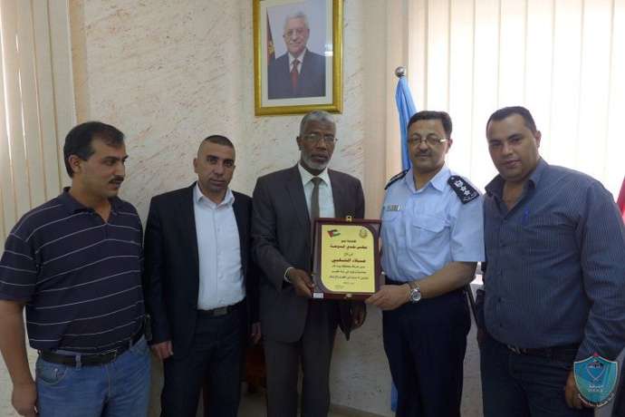البلدية وحركة فتح بمدينة الدوحة يشيدان بأداء شرطة محافظة بيت لحم