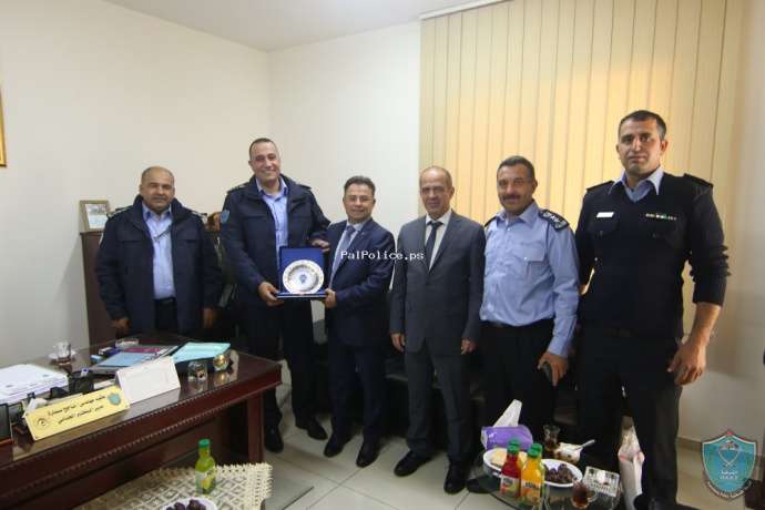وفد تركي يزور الشرطة الفلسطينية لبحث سبل التعاون المشترك في مجال المختبر الجنائي