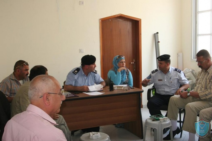 الشرطة تنظم لقاء بعنوان (التوعية والسلامة المرورية) في قلقيلية