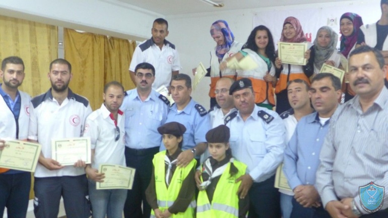 الشرطة تشارك بحفل ختامي لمشروع السلامة المرورية في مدارس ضواحي القدس