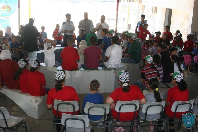 وفد من اللجنة الوطنية للمخيمات الصيفية يزور مخيم أصدقاء الشرطة الرابع في قلقيلية