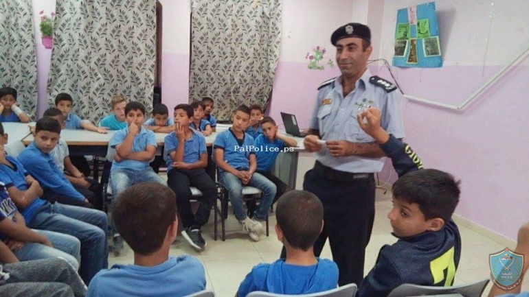 الشرطة تنظم محاضرتي توعية لطلاب و طالبات مدارس الجيب في ضواحي القدس.