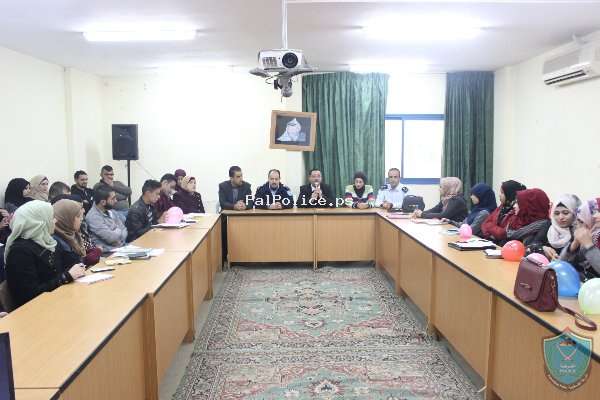 الشرطة تعقد محاضرة حول اساليب التوعية الحديثة من مخاطر المخدرات  لطلبة جامعة القدس المفتوحة  بطولكرم