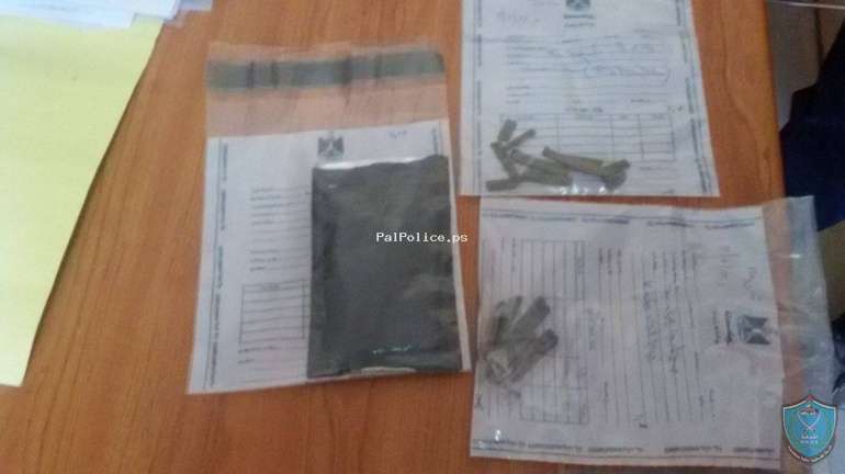 لشرطة تلقي القبض على 5 اشخاص وتضبط بحوزتهم مواد يشتبه انها مخدرة