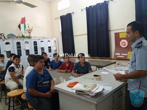 الشرطة تواصل تنظيم  محاضرات  التوعية الأمنية  في مدارس محافظة  طوباس