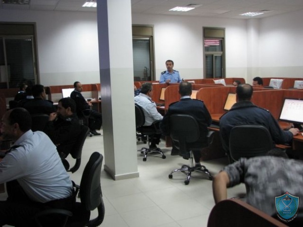 افتتاح دورة "مكاتب بلا ورق" في كلية الشرطة في أريحا