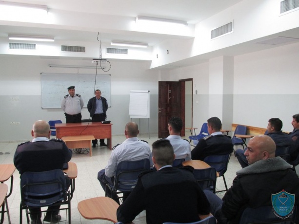 الشرطة تفتتح دورة في الإشارة اللاسلكية في كلية فلسطين  للعلوم الشرطية