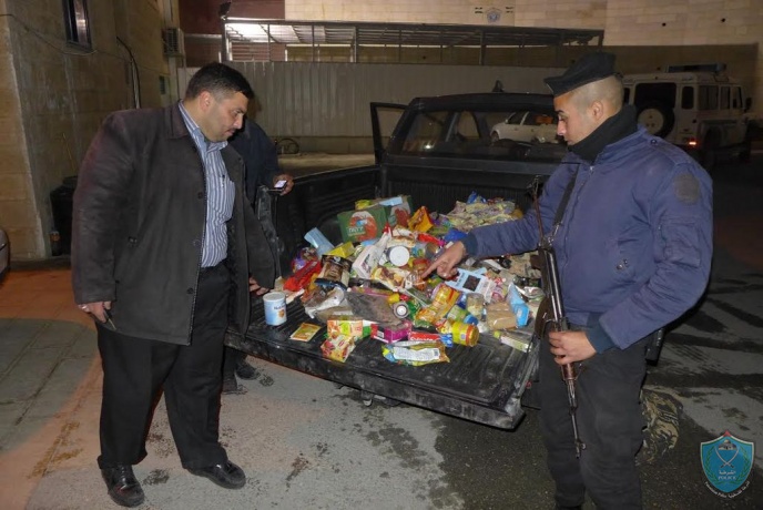 الشرطة ووزارة الاقتصاد تضبطان 25 طن من المواد الغذائية الفاسدة  في بيت لحم