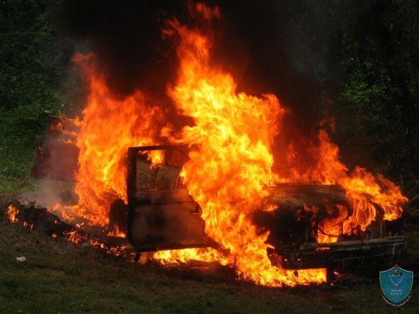 الشرطة تكشف ملابسات احراق مركبة في نابلس