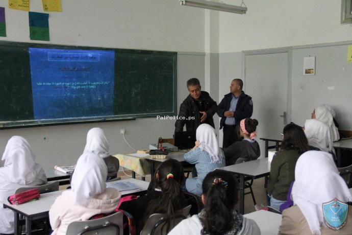 الشرطة تنظم محاضرات توعية شرطية في مدرسة بنات رام الله الثانوية