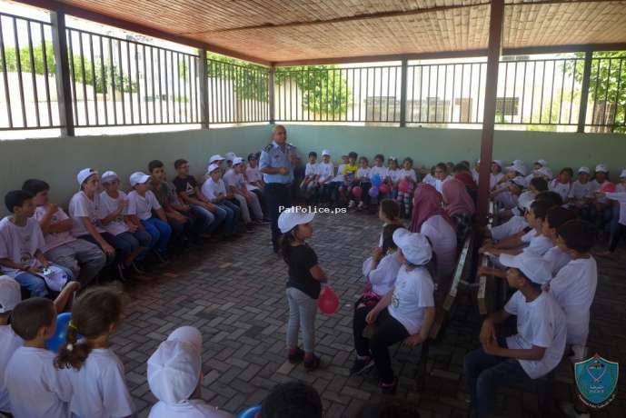 الشرطة تنظم سلسلة فعاليات ومحاضرات للمخيم الصيفي (أنا متمكن) للأشخاص ذوي الإعاقة في قلقيلية