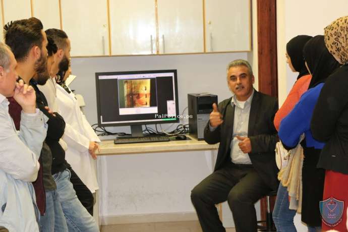 طلاب كلية القانون في جامعة بيرزيت يزورون المختبر الجنائي ودائرة البصمات في الشرطة