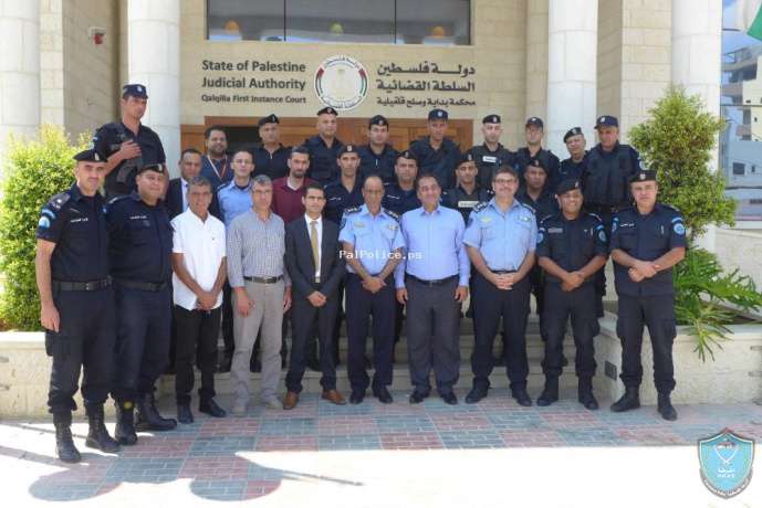 الشرطة تكرم رئيس محكمة البداية في قلقيلية