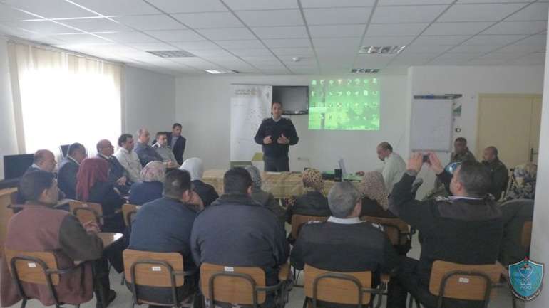الشرطة والتوجيه السياسي ينظمان مسابقة ثقافية في سلفيت
